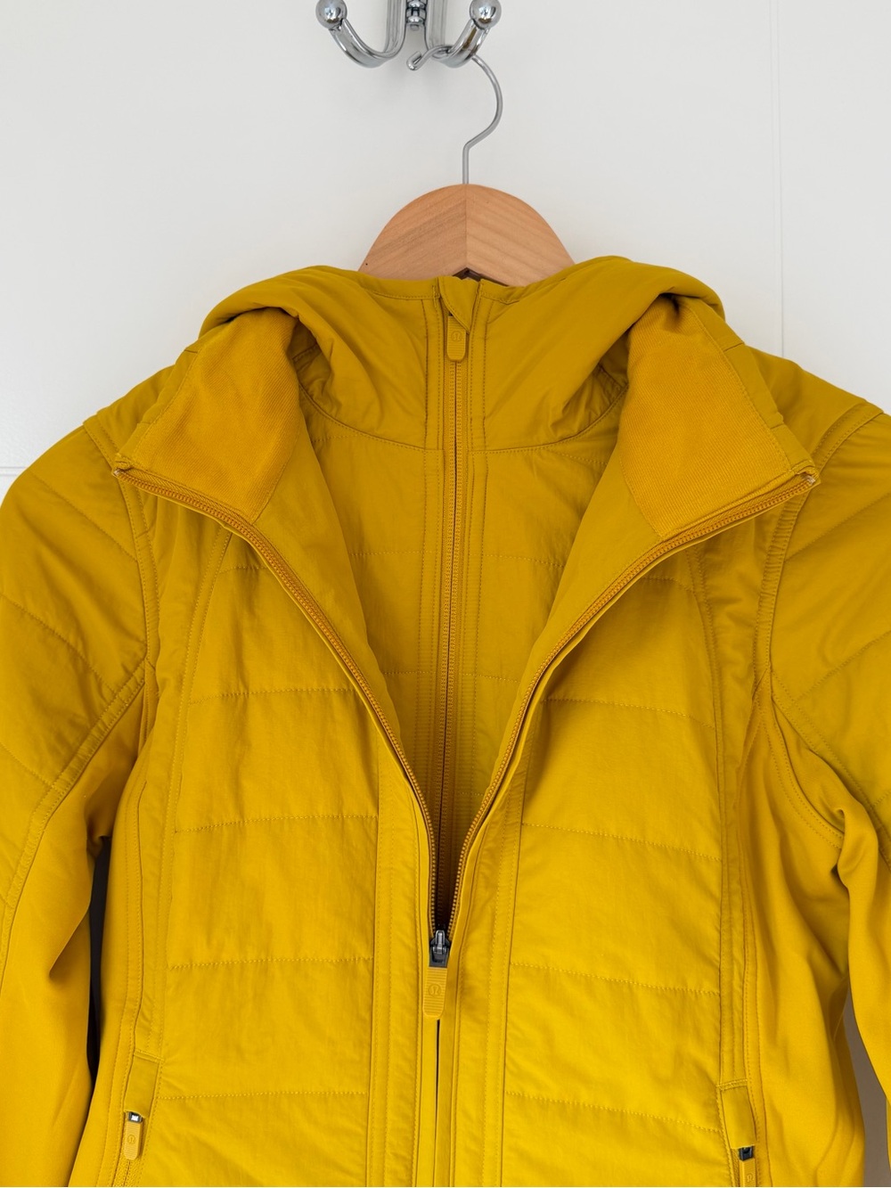 Lululemon Another Mile Jacket - Size 4 - Honeycomb - Picture 7 of 15